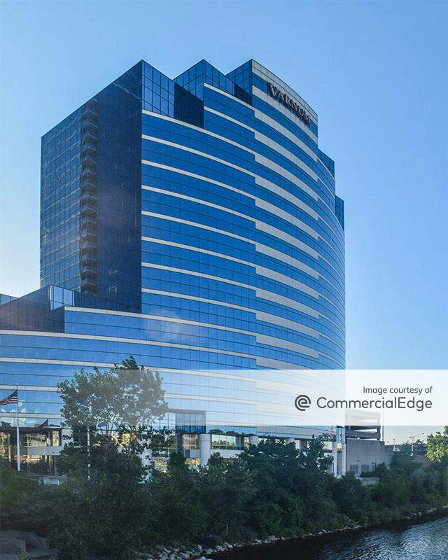 Bridgewater Place 333 Bridge Street NW, Grand Rapids, MI Office Space